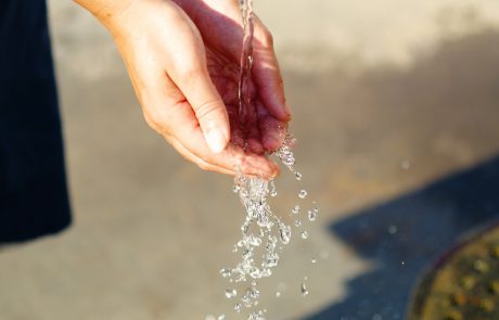 מדוע נוטלים ידיים לפני ברכת 'המוציא'?